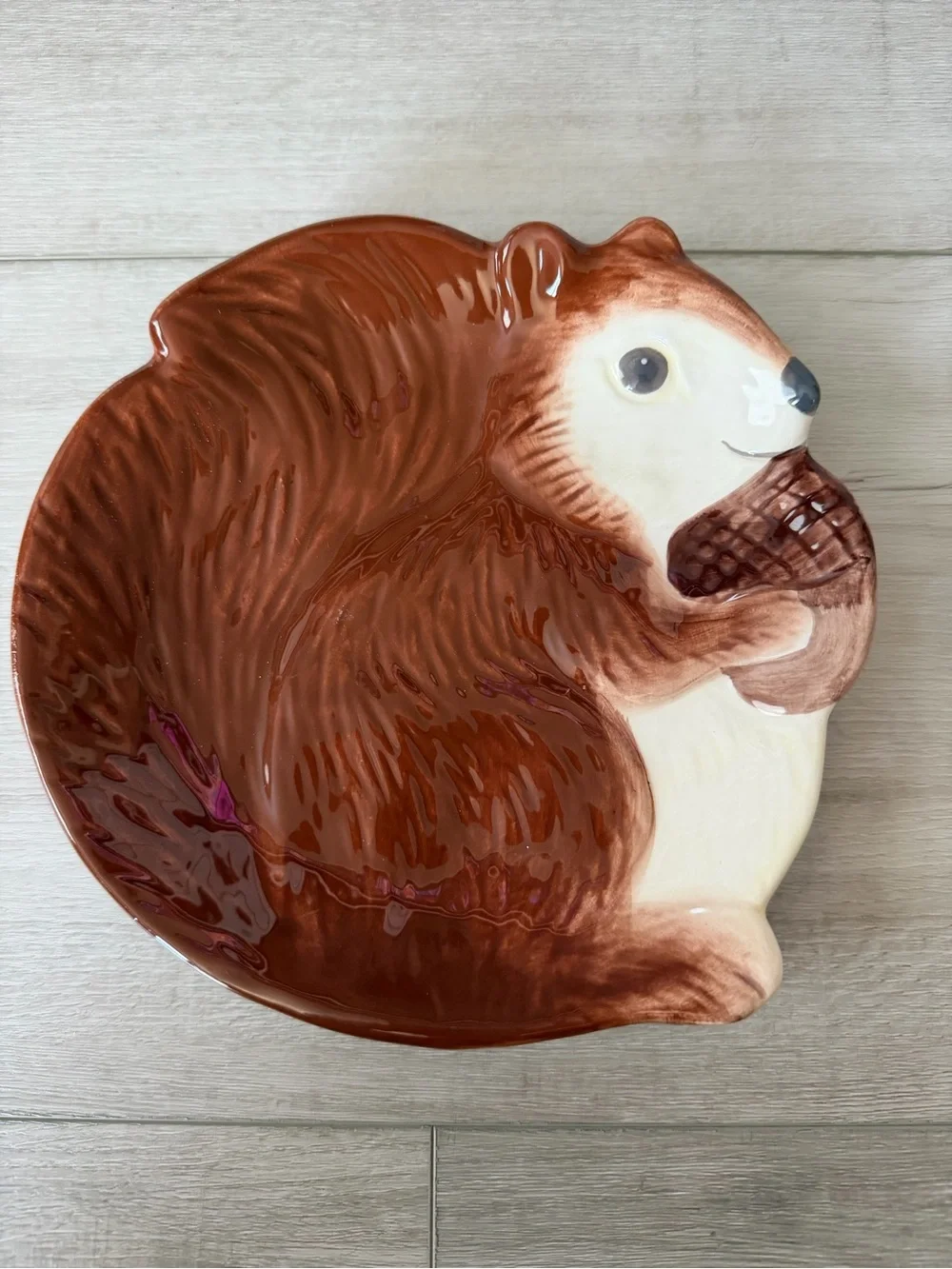 Squirrel and acorn heritage collection earthenware plate